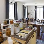 Hotel Contact Le Savigny & Blacé