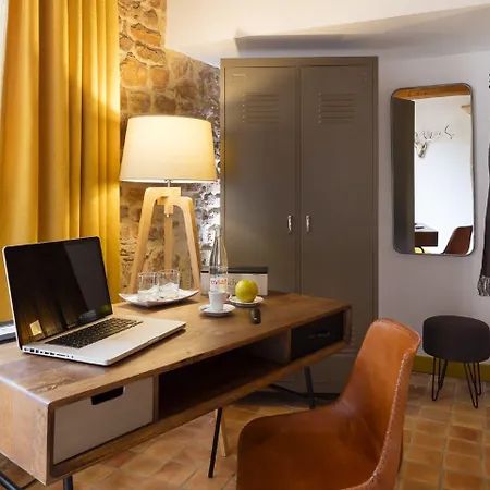 Hotel Contact Le Savigny&spa