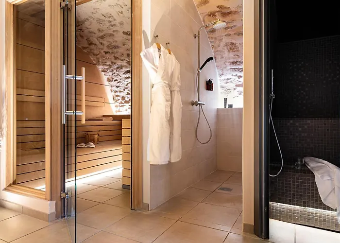 Hotel Contact Le Savigny & 3*