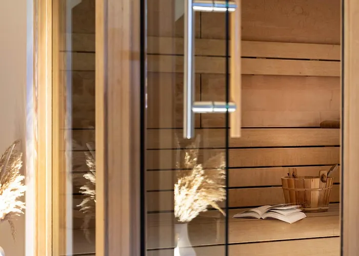 Hotel Contact Le Savigny &