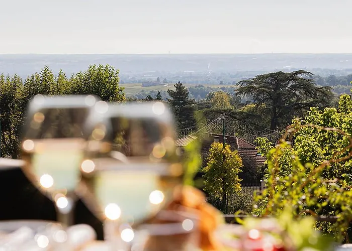 Hotel Contact Le Savigny & 3*