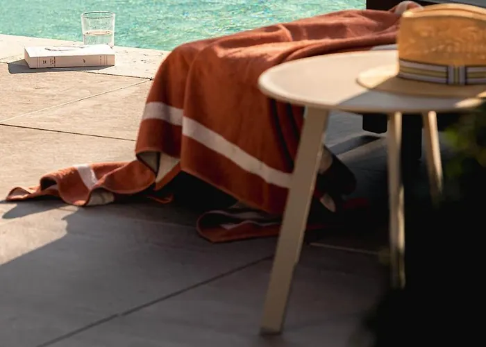 Hotel Contact Le Savigny & 3*