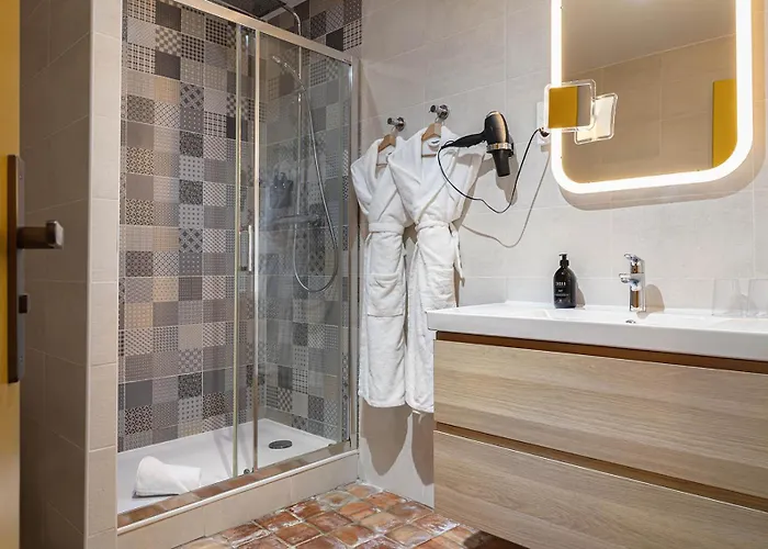 Hotel Contact Le Savigny & Blacé