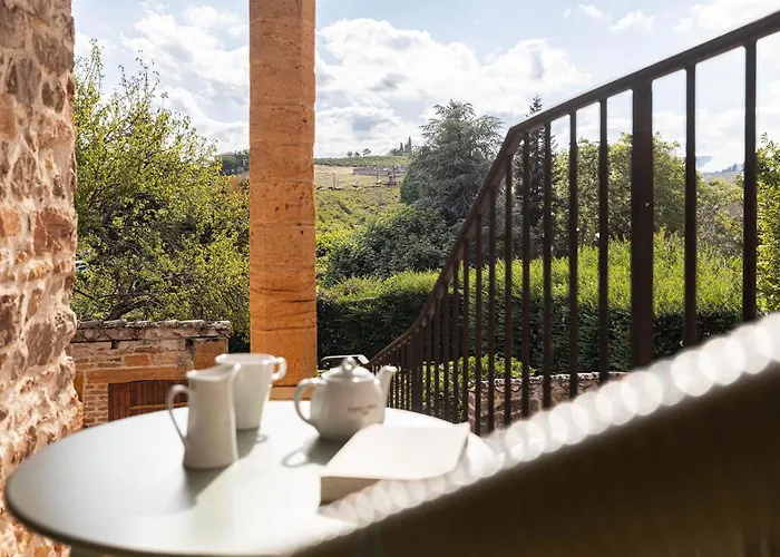 Hotel Contact Le Savigny & 3*