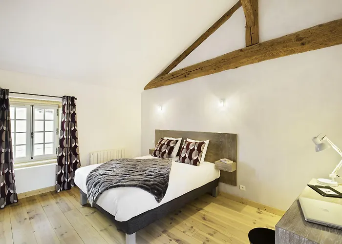 Hotel Contact Le Savigny & Blacé