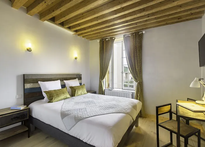 Contact Le Savigny & Hotel