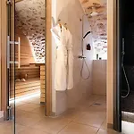 Hotel Contact Le Savigny & 3*