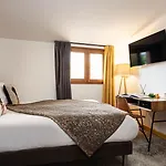 Contact Le Savigny & Hotel 3*