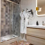 Hotel Contact Le Savigny & Blacé