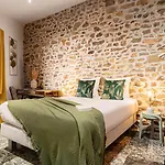 Contact Le Savigny & Hotel Blacé