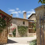 Contact Le Savigny & 3*