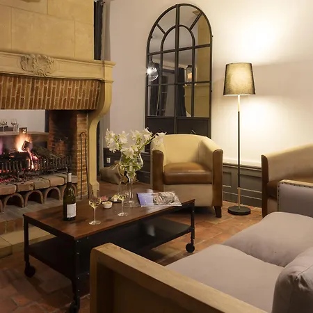 Contact Le Savigny & Hotel 3*