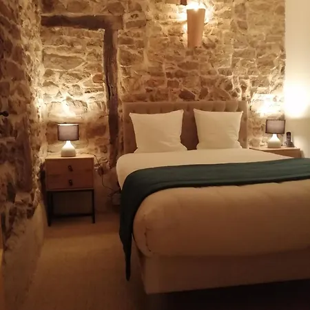 Hotel Contact Le Savigny & Blace