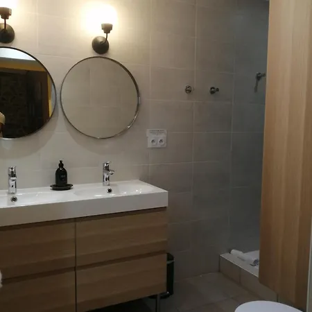 Hotel Contact Le Savigny & 3*
