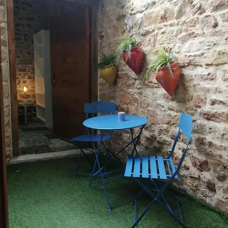Contact Le Savigny & Hotel