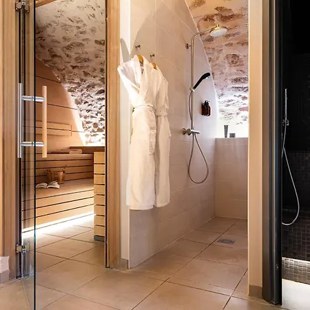 Hotel Contact Le Savigny & 3*