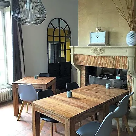 Contact Le Savigny & Hotel 3*