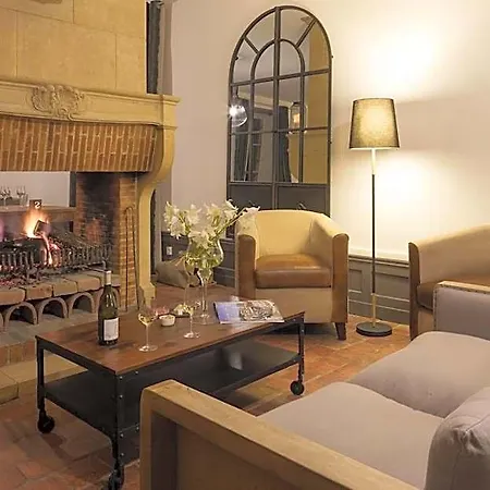 Hotel Contact Le Savigny &