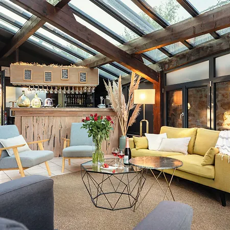 Hotel Contact Le Savigny & Blace