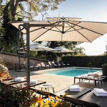 Hotel Contact Le Savigny & Blace