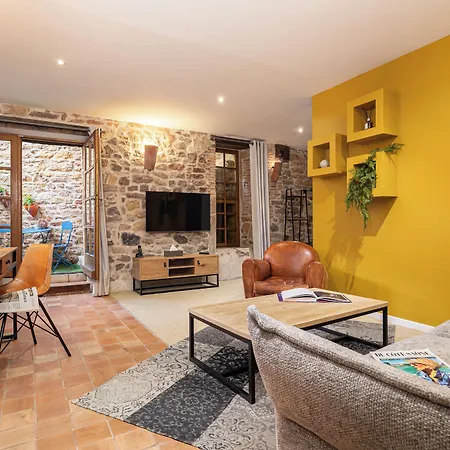 Hotel Contact Le Savigny & 3*