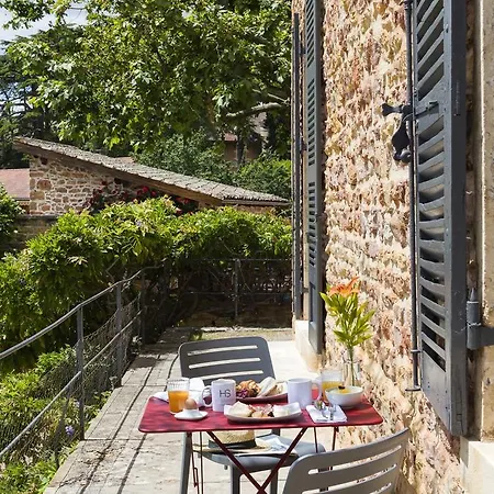Contact Le Savigny & Hotel 3*