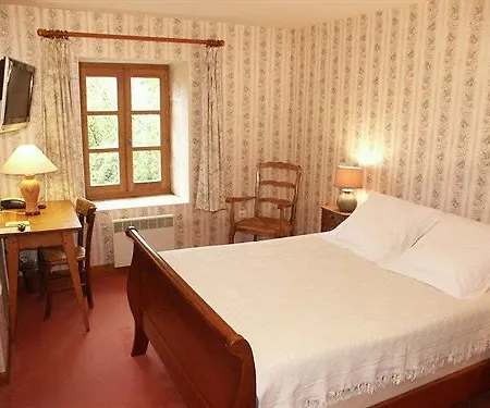 Contact Le Savigny & Hotel 3*