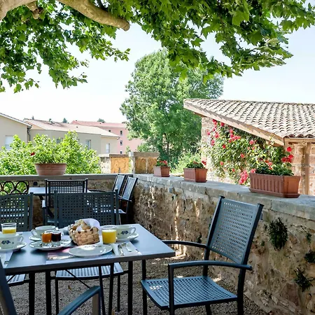 Hotel Contact Le Savigny & Blace
