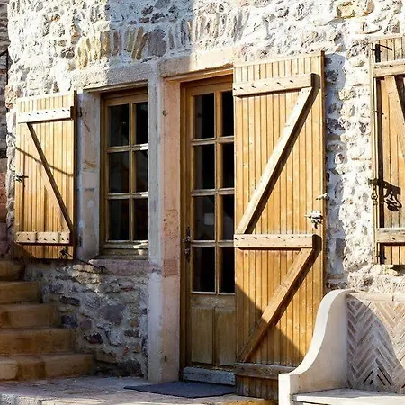 Hotel Contact Le Savigny & 3*